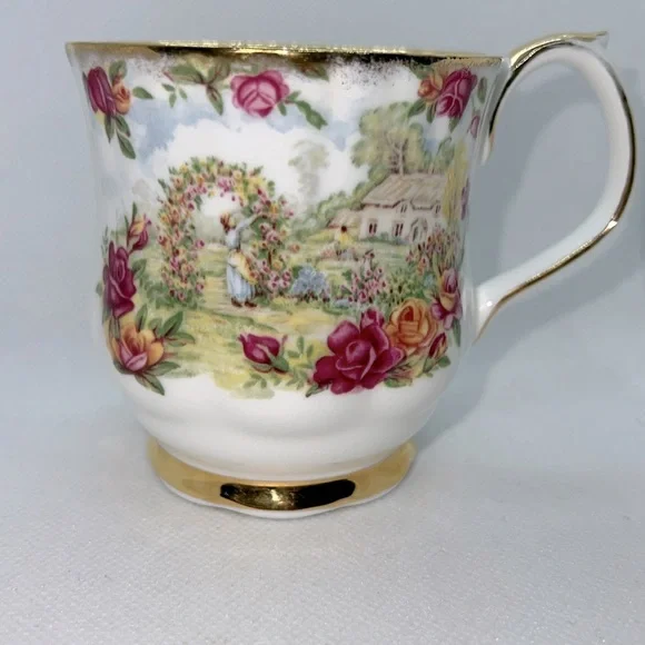 ROYAL ALBERT MUG 25th ANNIVERSARY A CELEBRATION OF THE OLD COUNTRY ROSES GARDEN - Picture 3 of 11